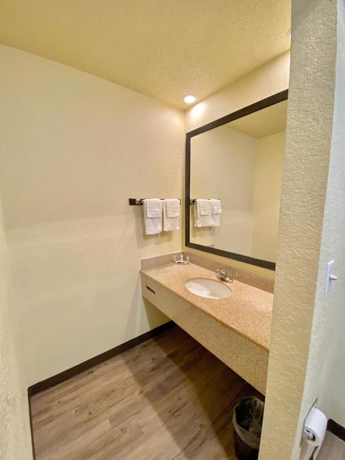 Travelers Inn Elizabeth City Bagian luar foto