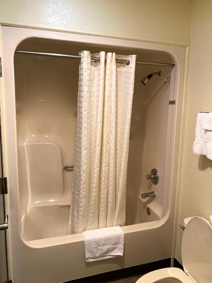 Travelers Inn Elizabeth City Bagian luar foto